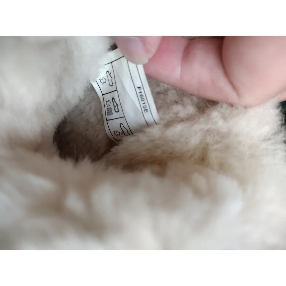 UGG Australia Erin Chestnut Suede Sheepskin Infant Booties Size M